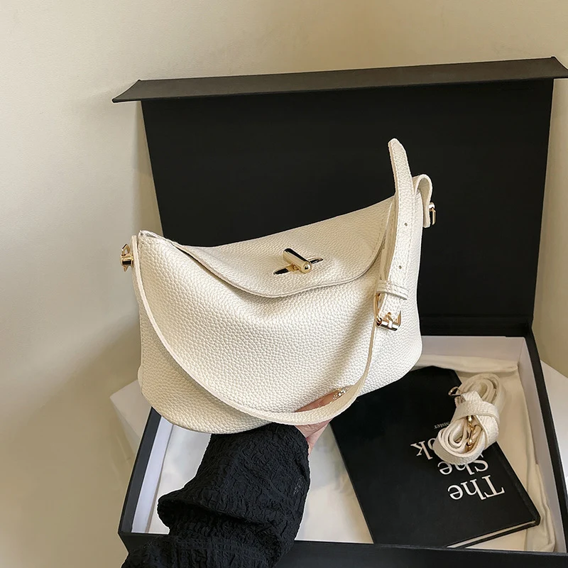 Elegant Minimalist Premium Handbag - Image 5