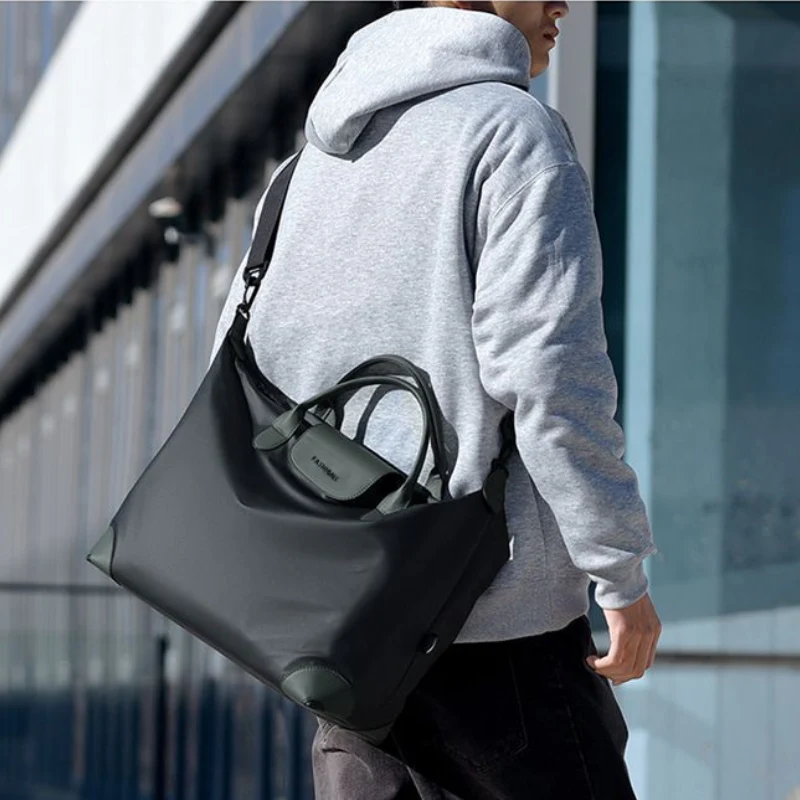 Essential Weekend Holdall Duffel Bag - Image 4