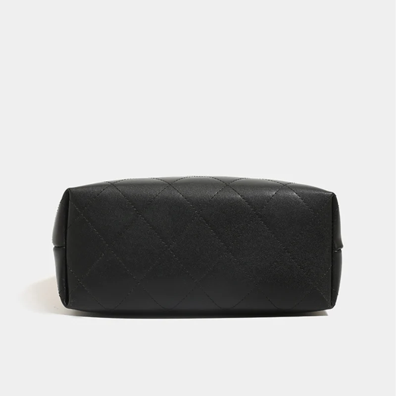 High-End Suede Chain Bucket Bag - Image 3