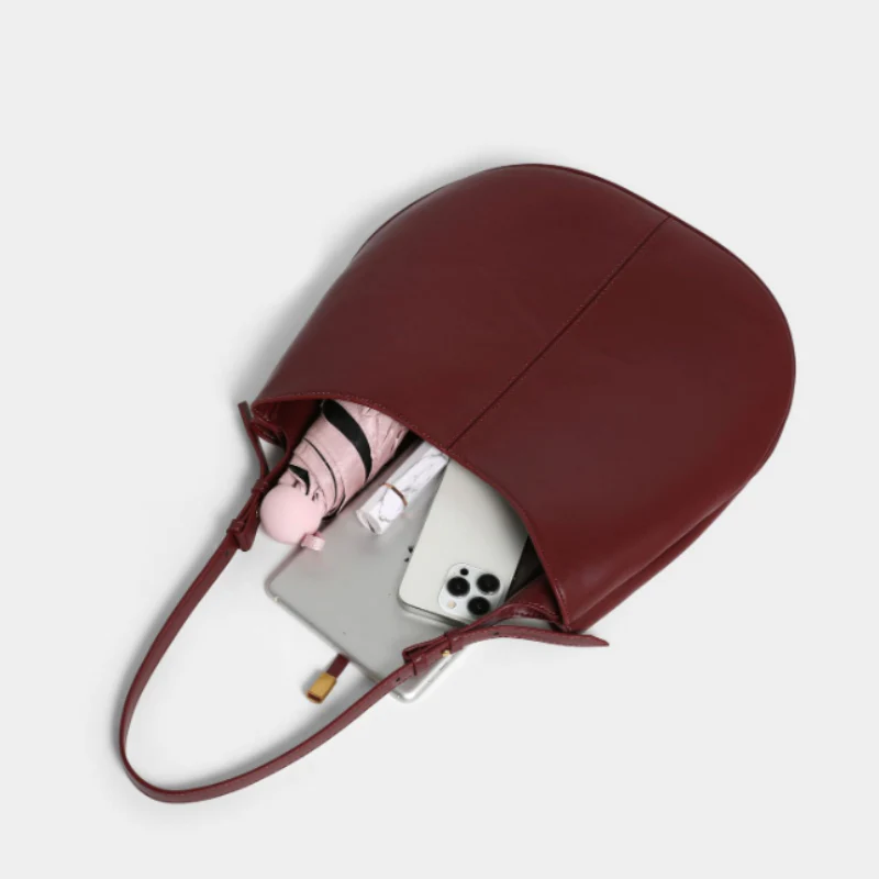 Modern Essential Shoulder Bag - Image 3