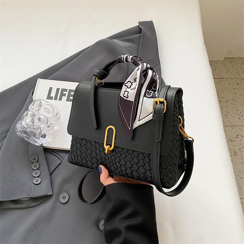 French Niche Small Square Commuting Shoulder Bag - Image 6