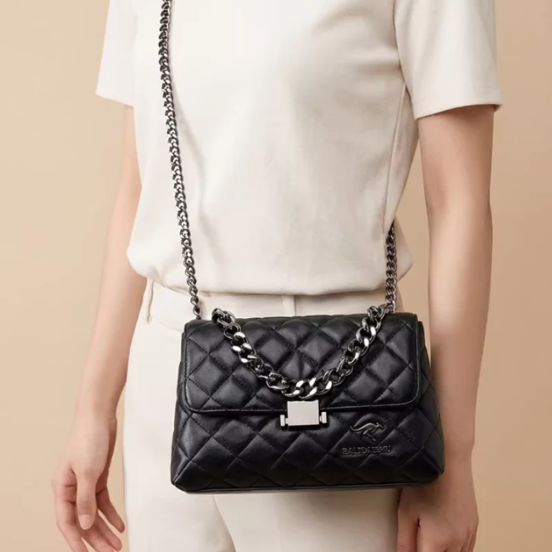Quilt Chain Trend Crossbody Bag - Image 4