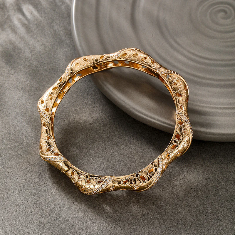 Retro Alloy Light Luxury Bracelet - Image 5