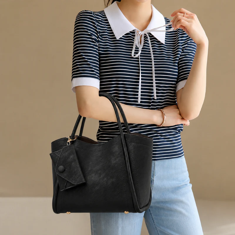 Retro Chic Shoulder Bag - Image 4