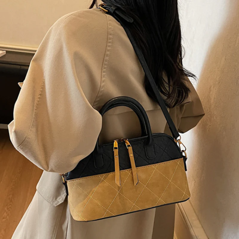 Retro Textured Underarm Handbag - Image 4