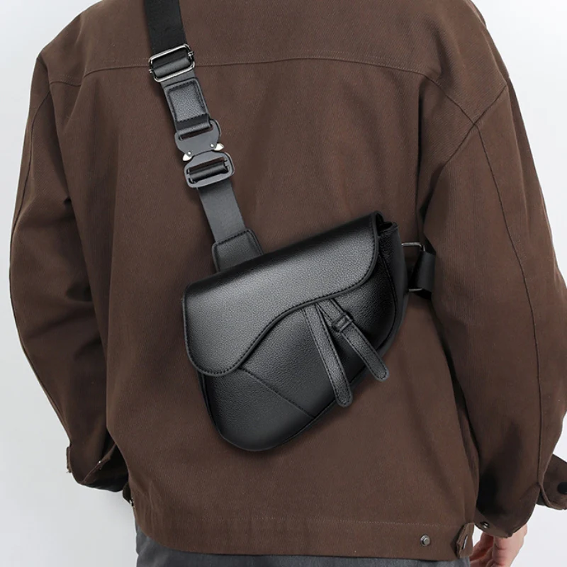 Soft Curve Textured Men's Crossbody saddle Bag - Image 4