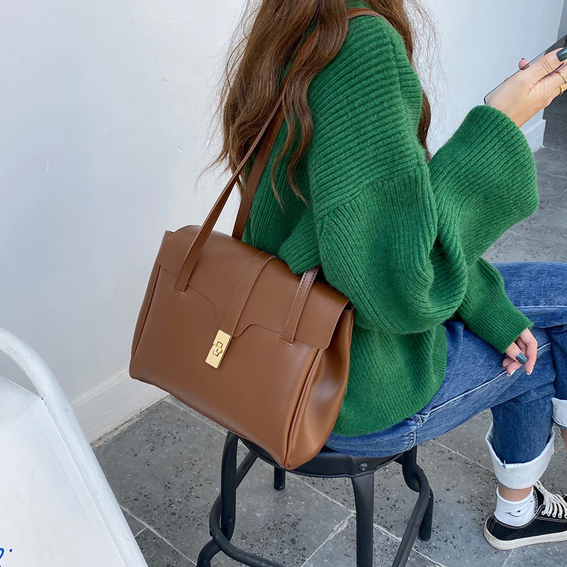 Retro Flip Style Extra Large  Commuter Tote Bag - Image 4