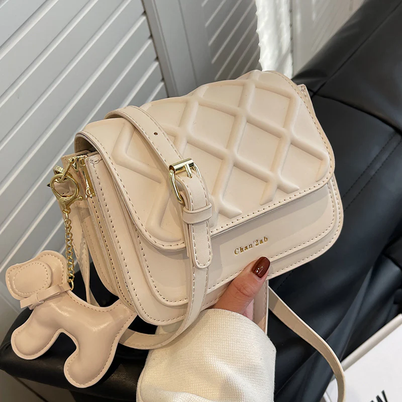 Textured  Niche Shoulder Bag - Image 3